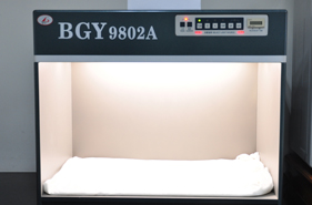 標(biāo)準(zhǔn)光源燈箱機(jī)械手