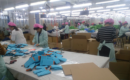 劉潭服裝：積極認(rèn)真對(duì)待每一次合作的機(jī)會(huì)