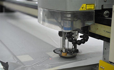 劉潭服裝為您推薦襯布的優(yōu)質(zhì)的剪裁方法