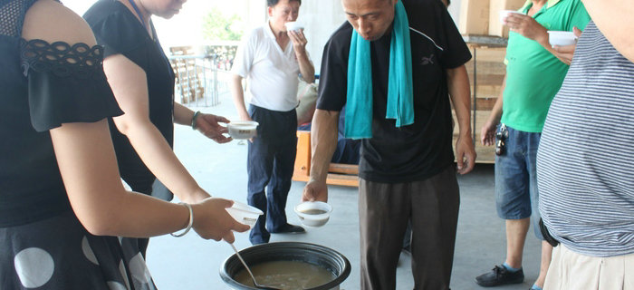 夏日送清涼 關(guān)愛裝貨員工