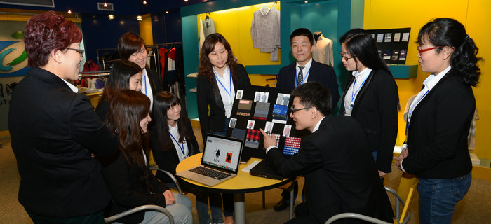 什么，被解雇了？劉潭服裝在服裝路上越走越堅(jiān)強(qiáng)