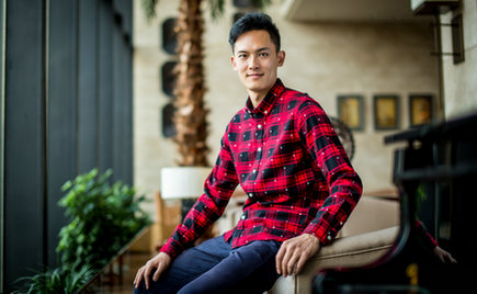 平凡的企業(yè)員工造就不平凡的劉潭服裝