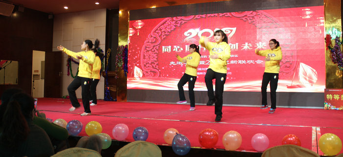 劉潭服裝2017年年會(huì)熱鬧上映，給你不一樣的饕餮盛宴