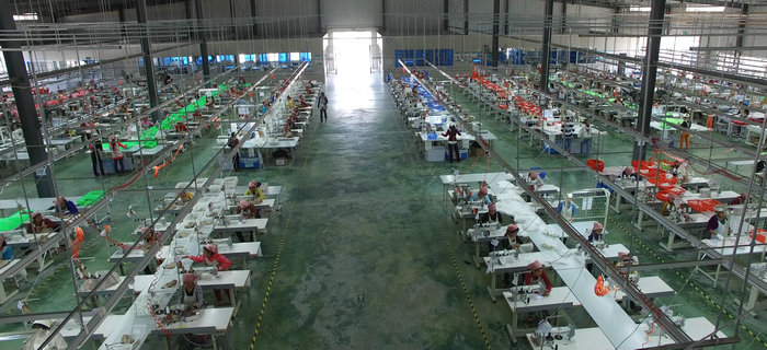 劉潭服裝董事長向柬埔寨生產(chǎn)基地員工致二零一七年新年賀詞