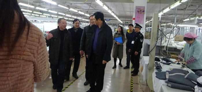 劉潭服裝：梁溪區(qū)人大主任一行來我司檢查節(jié)前安全工作