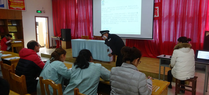 劉潭服裝召開新入職員工培訓(xùn)會議，做好安全生產(chǎn)宣傳工作