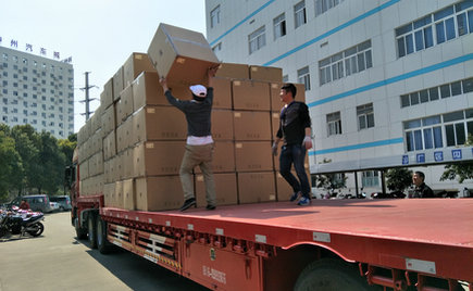 劉潭服裝又一服裝產(chǎn)品出貨啦！