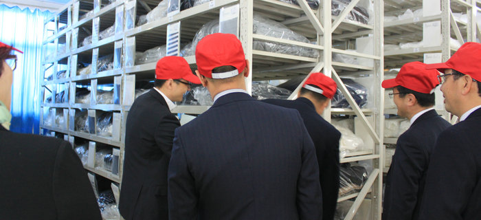 劉潭服裝：3月17日，豐島株式會(huì)社社長(zhǎng)一行來我司考察