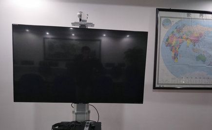 劉潭服裝辦公區(qū)設立電視電話會議室，利于即時信息共享