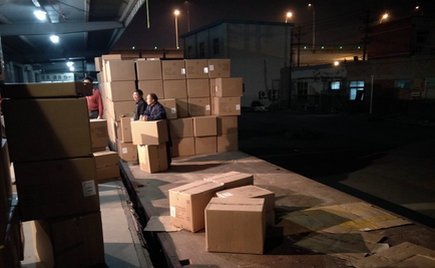 劉潭服裝裝貨師傅或許默默無(wú)聞，但求臻善臻美