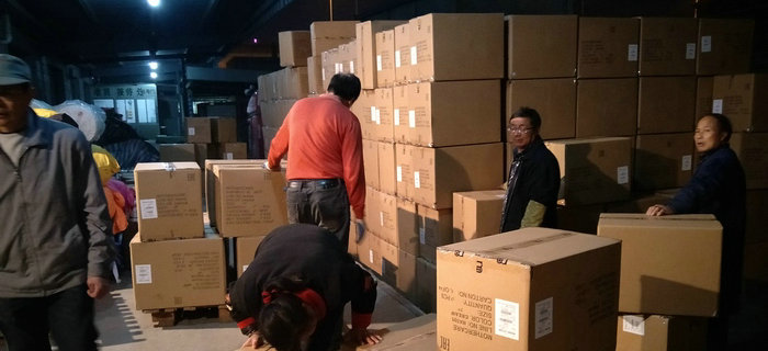 劉潭服裝裝貨師傅或許默默無聞，但求臻善臻美