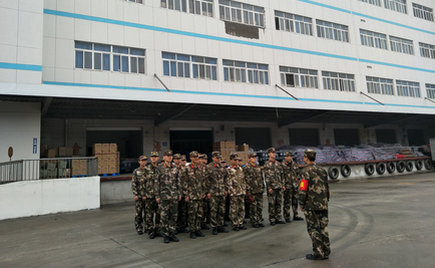 劉潭服裝：無(wú)錫北塘劉潭中隊(duì)和興源路中隊(duì)來(lái)我司消防演練