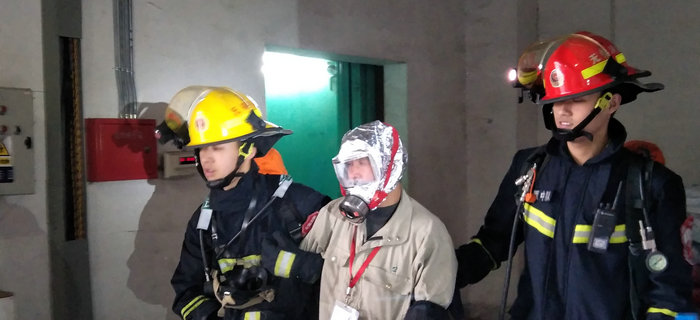 劉潭服裝：無錫北塘劉潭中隊(duì)和興源路中隊(duì)來我司消防演練