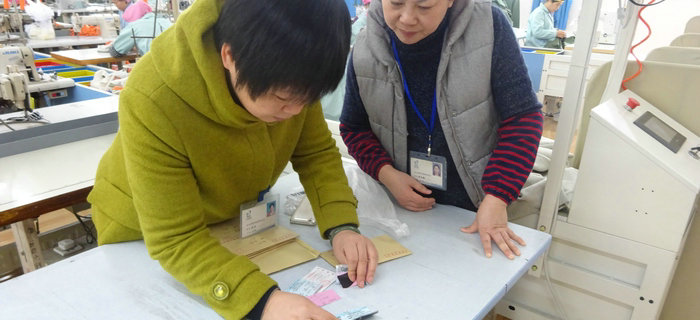 劉潭服裝突出和強(qiáng)化工會(huì)的職能，切實(shí)維護(hù)員工的合法權(quán)益