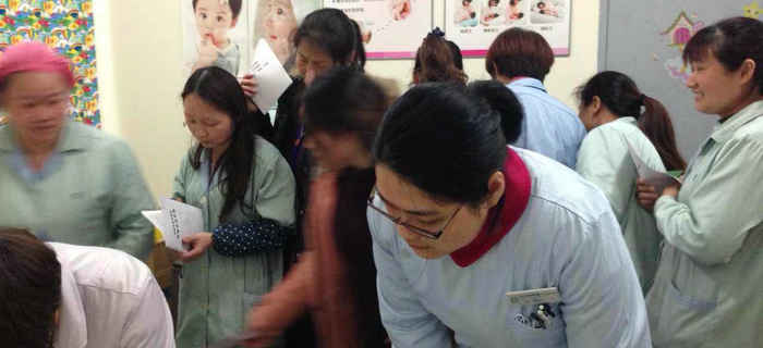 劉潭服裝突出和強(qiáng)化工會(huì)的職能，切實(shí)維護(hù)員工的合法權(quán)益