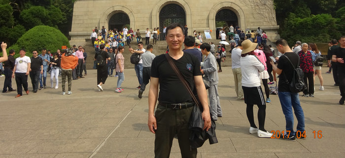 在五一來臨之際，劉潭服裝組織企業(yè)先進標兵赴南京游玩