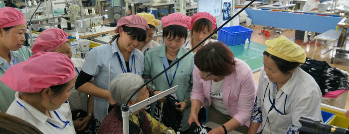 百歲勞模走進(jìn)劉潭服裝道德大講堂，為我們詮釋工匠精神