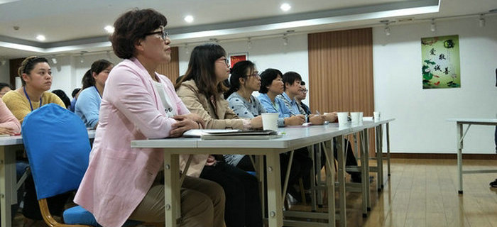 百歲勞模走進(jìn)劉潭服裝道德大講堂，為我們詮釋工匠精神