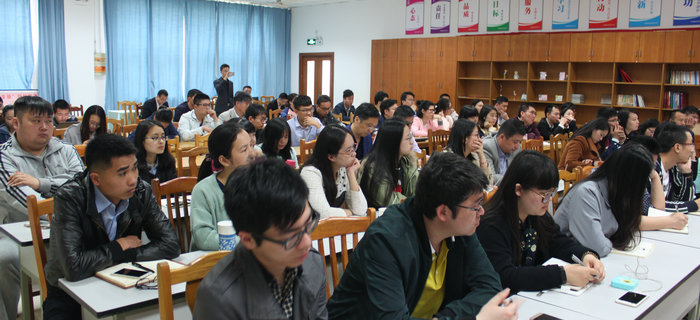 劉潭服裝與單仁學(xué)院互聯(lián)網(wǎng)專家聯(lián)合作付費(fèi)推廣專題輔導(dǎo)