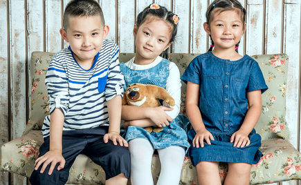 劉潭服裝：如何購(gòu)買(mǎi)既“貪靚”又健康的童裝