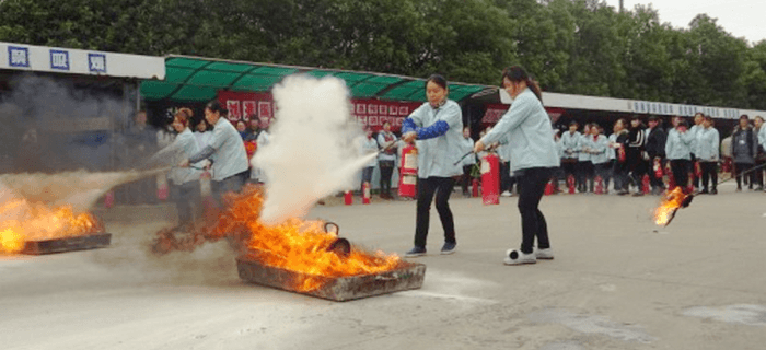 &ldquo;青年安全生產(chǎn)示范崗&rdquo;，劉潭服裝青年就&ldquo;四&rdquo;這么贊