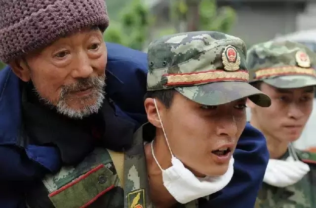 汶川地震九周年，劉潭服裝深情哀悼遇難同胞