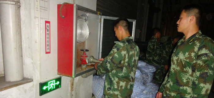 劉潭服裝聯(lián)合無錫北塘劉潭消防中隊(duì)進(jìn)行消防演練