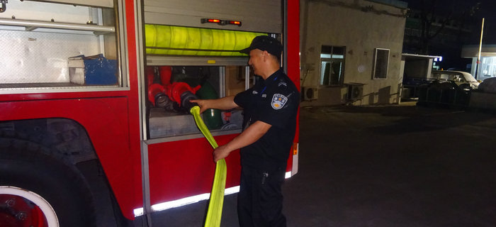 劉潭服裝聯(lián)合無錫北塘劉潭消防中隊(duì)進(jìn)行消防演練