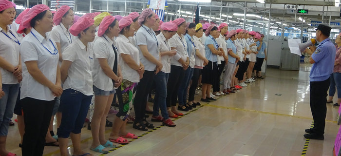 劉潭服裝召開安全生產(chǎn)月之走進車間主題宣傳會議