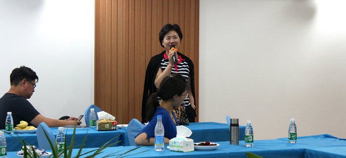 劉潭服裝聯(lián)合專家舉辦中小微企業(yè)低成本打造細分品牌的講座