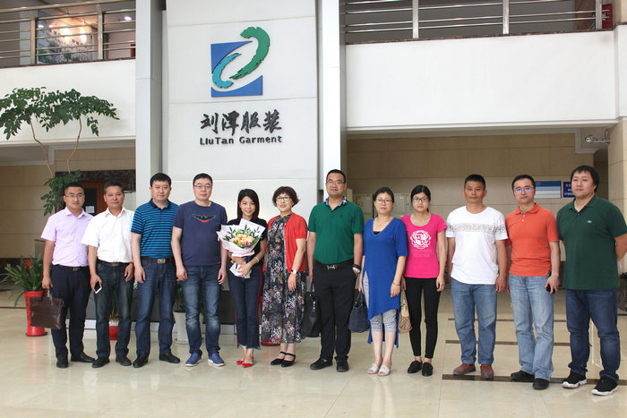 劉潭服裝聯(lián)合專家舉辦中小微企業(yè)低成本打造細分品牌的講座