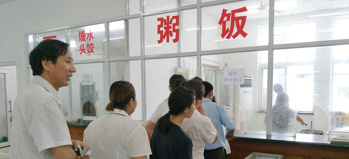 夏至未至，劉潭服裝為全體員工奉上鮮美餛飩