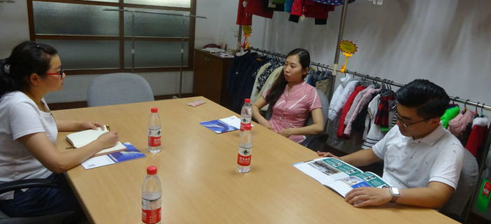 劉潭服裝：梁溪區(qū)團(tuán)區(qū)委領(lǐng)導(dǎo)來(lái)我司指導(dǎo)團(tuán)建工作