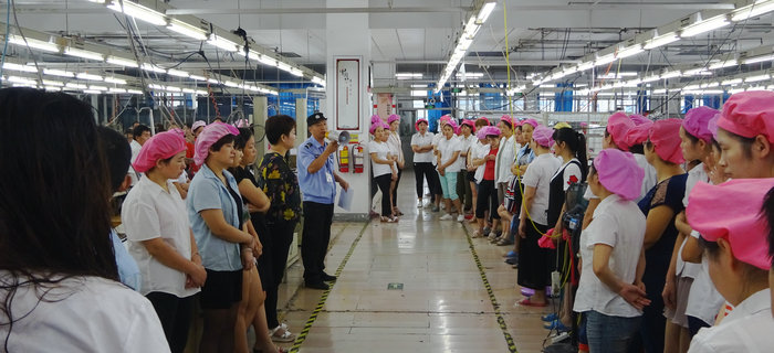 劉潭服裝在舉辦了企業(yè)危害因素及安全風險評估控制培訓