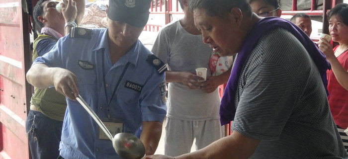 劉潭服裝工會(huì)舉辦夏日送清涼活動(dòng)