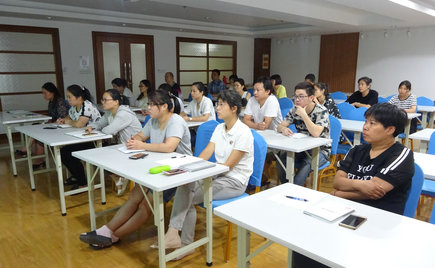 劉潭服裝今天開辦制版軟件培訓(xùn)會(huì)議