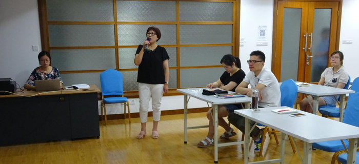 劉潭服裝召開砥礪奮進(jìn)，以優(yōu)異的成績向十九大獻(xiàn)禮黨員大會(huì)