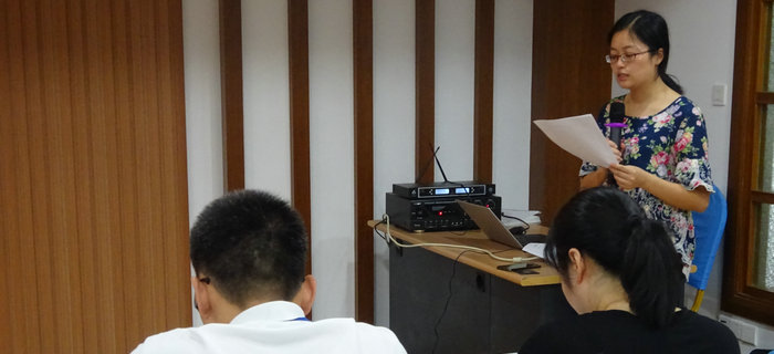 劉潭服裝召開砥礪奮進(jìn)，以優(yōu)異的成績向十九大獻(xiàn)禮黨員大會(huì)