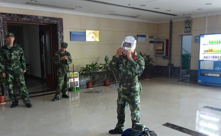 劉潭消防中隊(duì)來(lái)劉潭服裝進(jìn)行消防設(shè)備現(xiàn)場(chǎng)培訓(xùn)