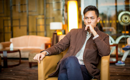 劉潭服裝：秋將盡，露結(jié)為霜；冬欲來，情結(jié)為愛