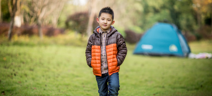 劉潭服裝：秋將盡，露結(jié)為霜；冬欲來，情結(jié)為愛 