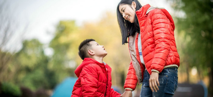 劉潭服裝：小雪絕愛(ài)初冬萬(wàn)瓦霜，愿有人陪你共度