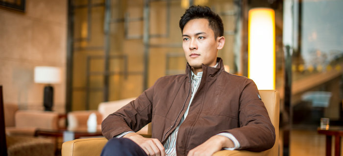 劉潭服裝：小雪絕愛(ài)初冬萬(wàn)瓦霜，愿有人陪你共度