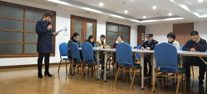 趙芳同志在劉潭服裝專題學(xué)習(xí)十九大會(huì)議中通過(guò)入黨轉(zhuǎn)正申請(qǐng)