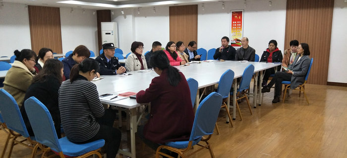 趙芳同志在劉潭服裝專題學(xué)習(xí)十九大會(huì)議中通過(guò)入黨轉(zhuǎn)正申請(qǐng)