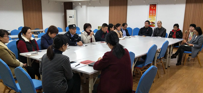 趙芳同志在劉潭服裝專題學(xué)習(xí)十九大會(huì)議中通過(guò)入黨轉(zhuǎn)正申請(qǐng)