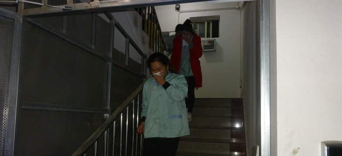 劉潭服裝員工夜間宿舍應(yīng)急逃生疏散演練獵影