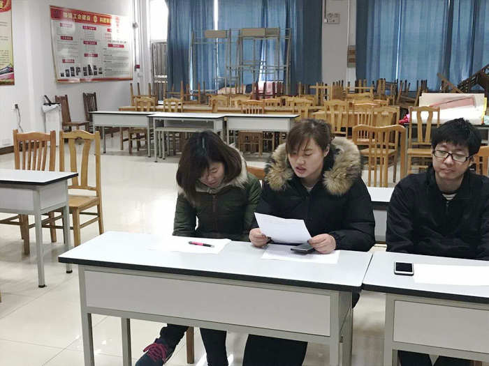 劉潭服裝團(tuán)支部召開年終交流會(huì)