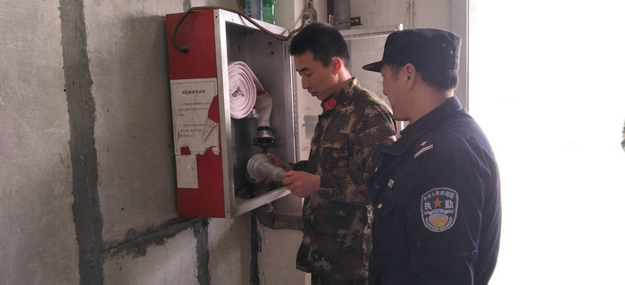 劉潭服裝：劉潭和興源路消防中隊(duì)來我司進(jìn)行消防演練