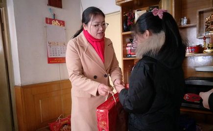 劉潭服裝團(tuán)支部年前開展“青春助力 公益暖冬”活動